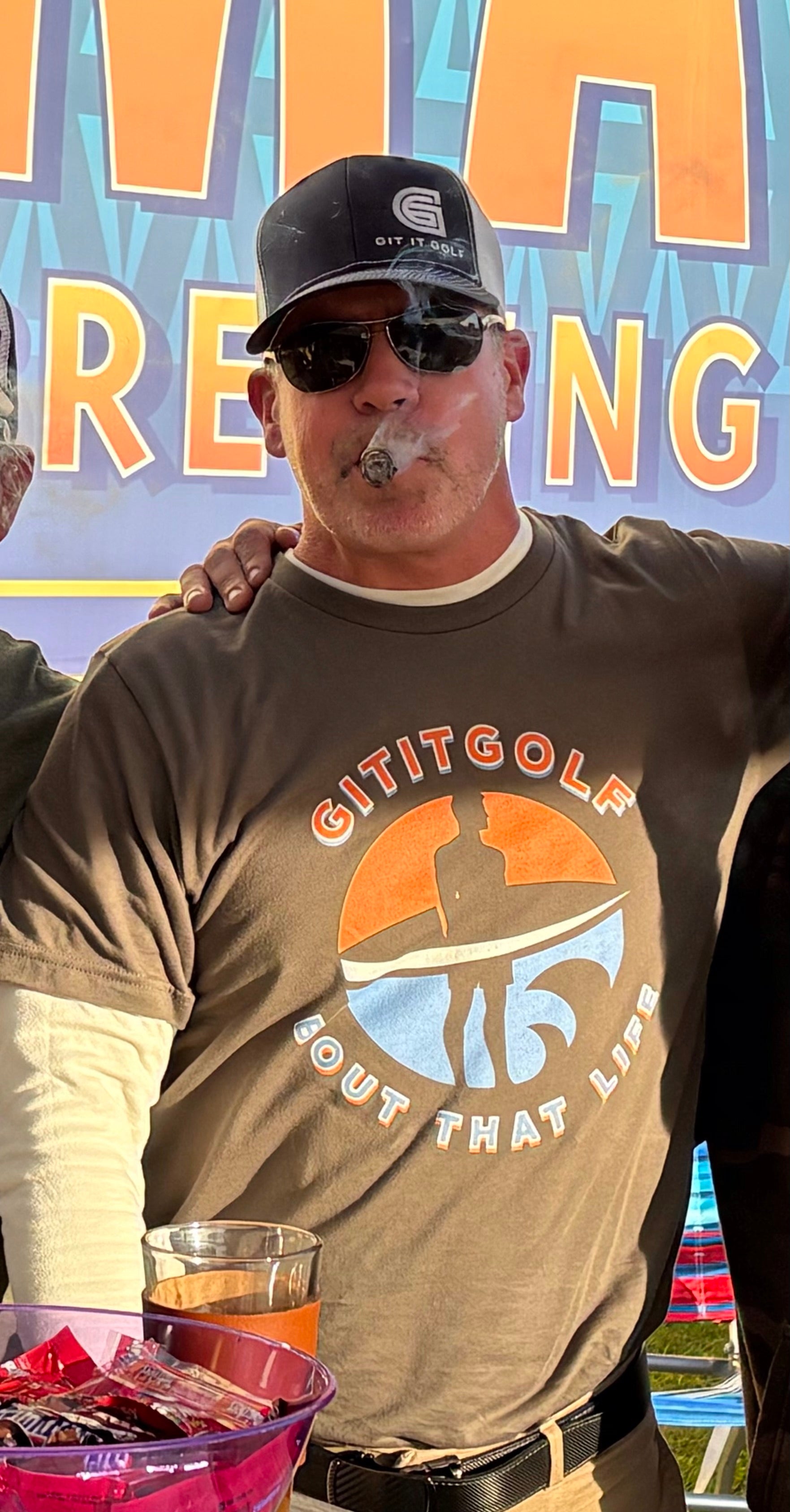 Surf-Inspired Unisex Tee - Git It Golf, Casual Wear, Beach Shirt, Gift for Golfers, Summer Vibes, Everyday Comfort