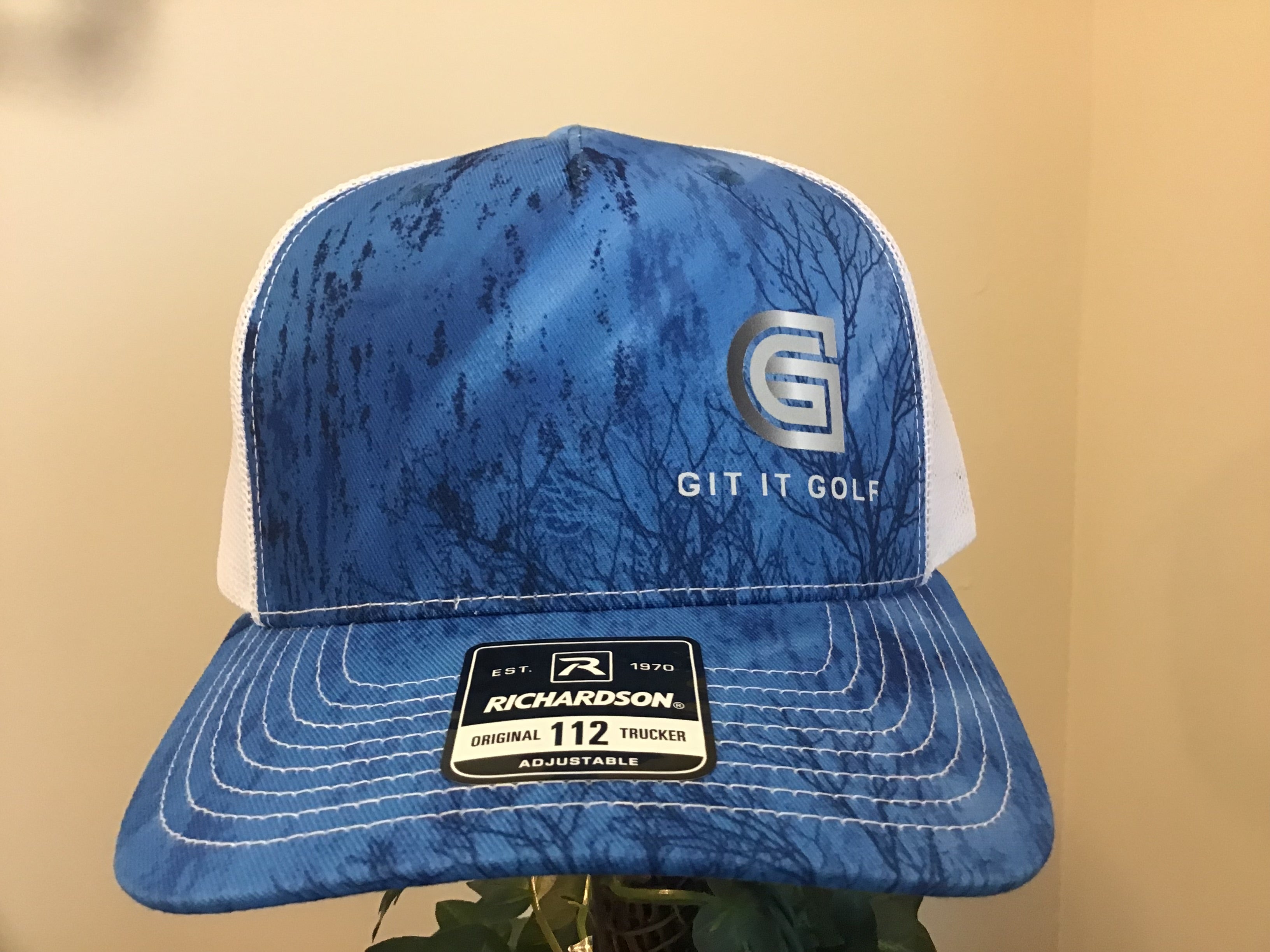 Git It Golf Trucker Hat — Men's Vintage Mesh Golf Cap