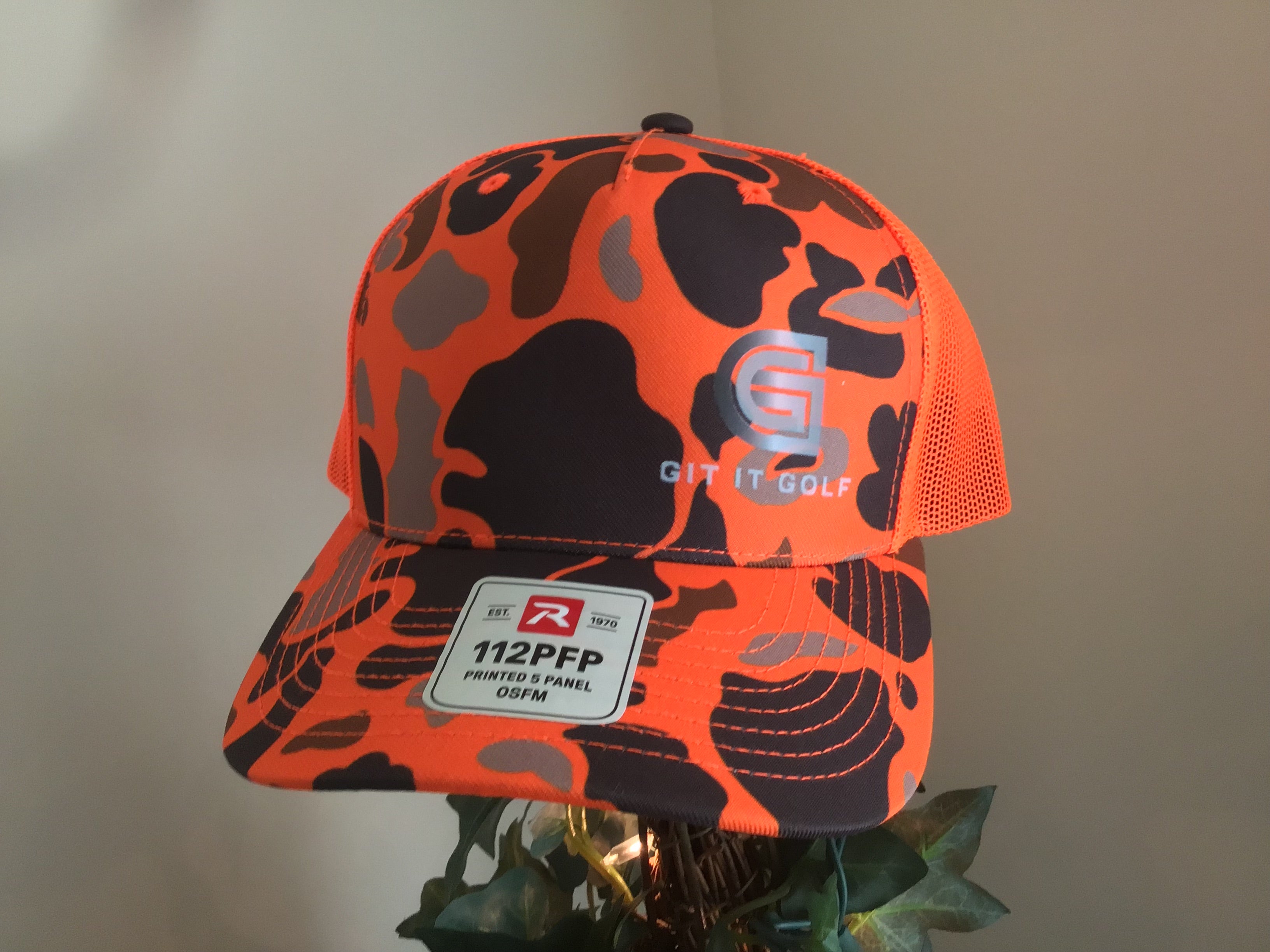 Git It Golf Trucker Hat — Men's Vintage Mesh Golf Cap